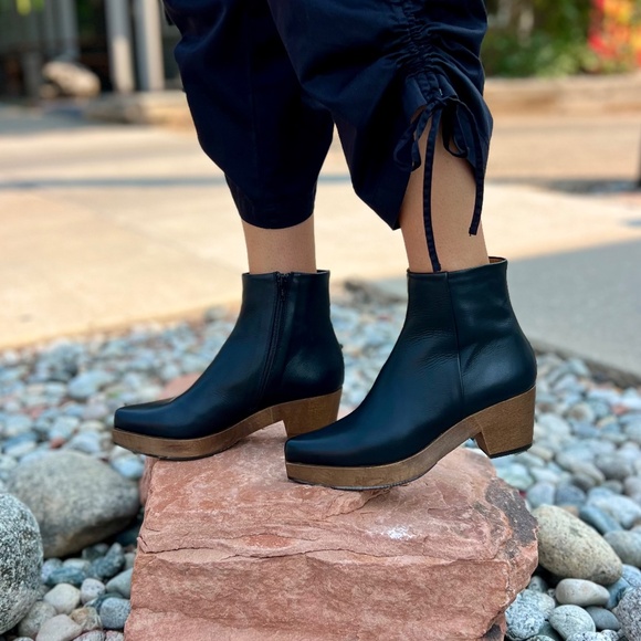 Coclico Kabuki Clog Boot in Black - Picture 1 of 5